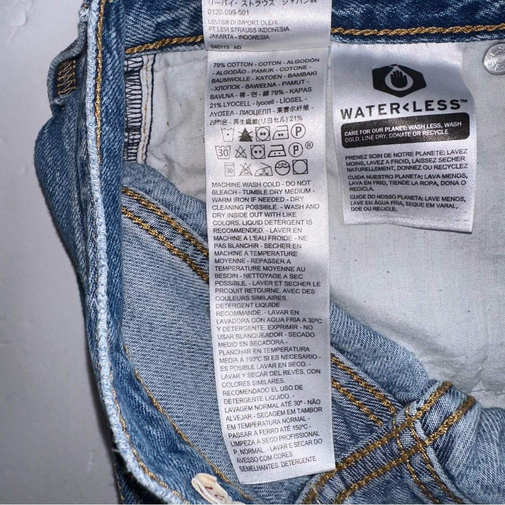 Levi’s Women’s Medium Blue Wash Ribcage Straight Button Front Jeans- Size 27x27 - Picture 9 of 12